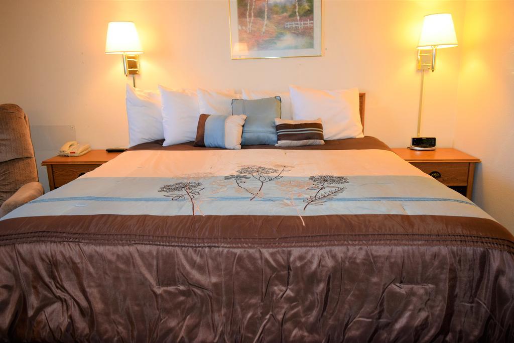 Country Inn Libby Екстер'єр фото