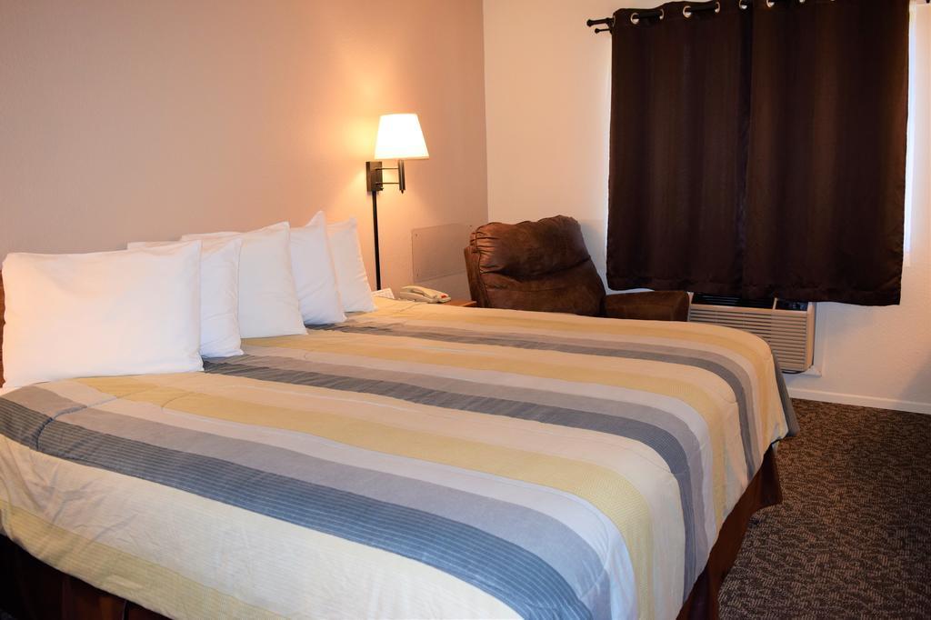 Country Inn Libby Екстер'єр фото