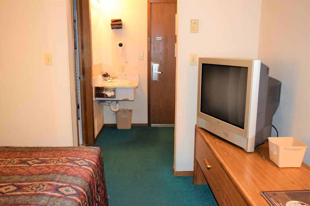 Country Inn Libby Екстер'єр фото
