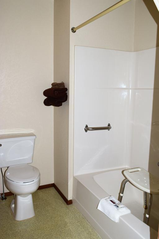 Country Inn Libby Екстер'єр фото